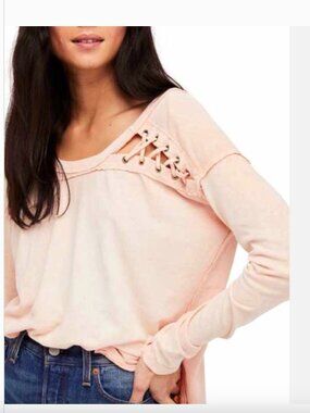 Free People Peach Laced Shoulder Top  sz: XS